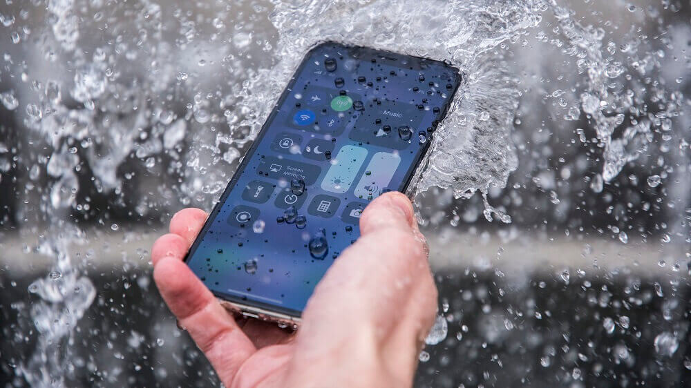 راهکار های نجات گوشی خیس شده - برد استور
